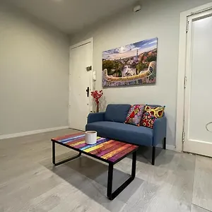 Hostal By Plaza Universidad, Barcelona